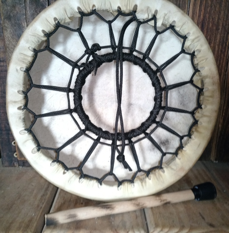 Petit tambour loup 30 cm dos jul